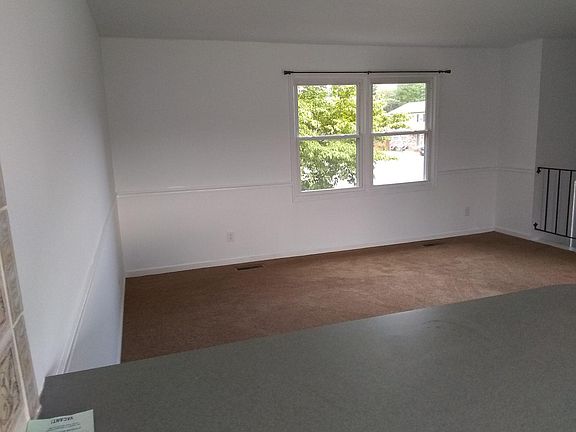 3rd image of 5076 Macnamara Dr