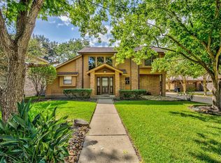 522 Crestwood Dr, Seabrook, TX 77586