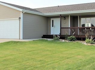 5113 Hitchcock Dr, Bismarck, ND 58503