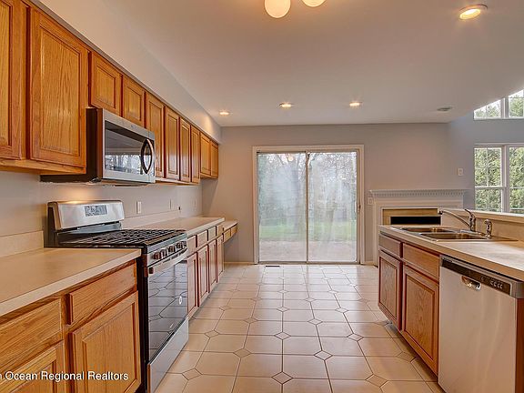 5th image of 5405 Belmont Ct Unit 5405