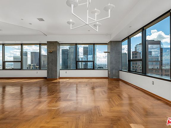 3rd image of 1100 Wilshire Blvd APT 2911