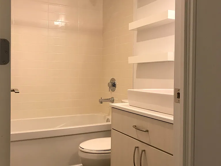 9201 Yonge St NW #208 — Photo 7