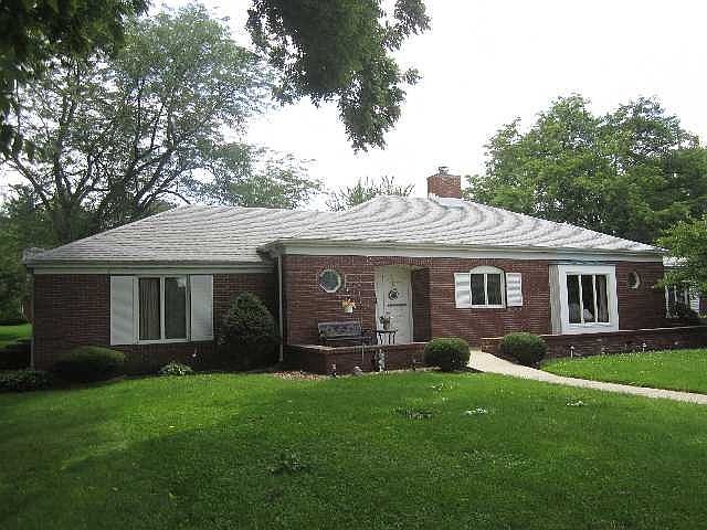 1st image of 330 E Iroquois St