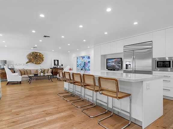 3rd image of 238 Park Dr