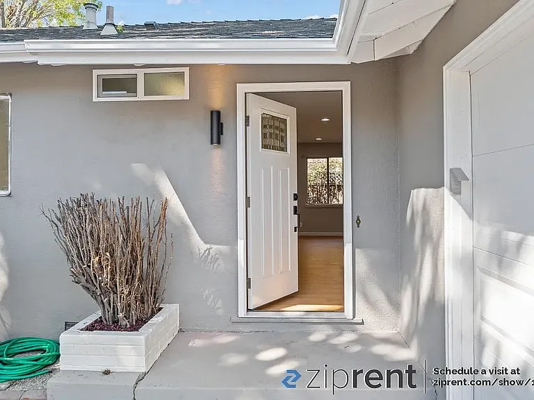 4559 Piper Dr — Photo 3