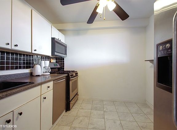 5th image of 3950 N Lake Shore Dr APT 1805