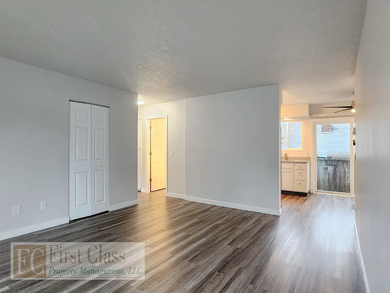 Westview Terrace — Photo 43
