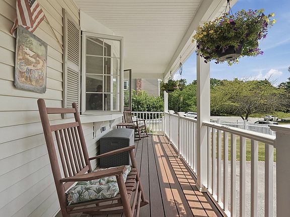 4th image of 16 Pimental Way