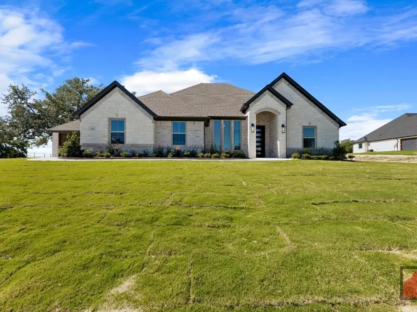 165 Helton Dr, Granbury, TX 76049