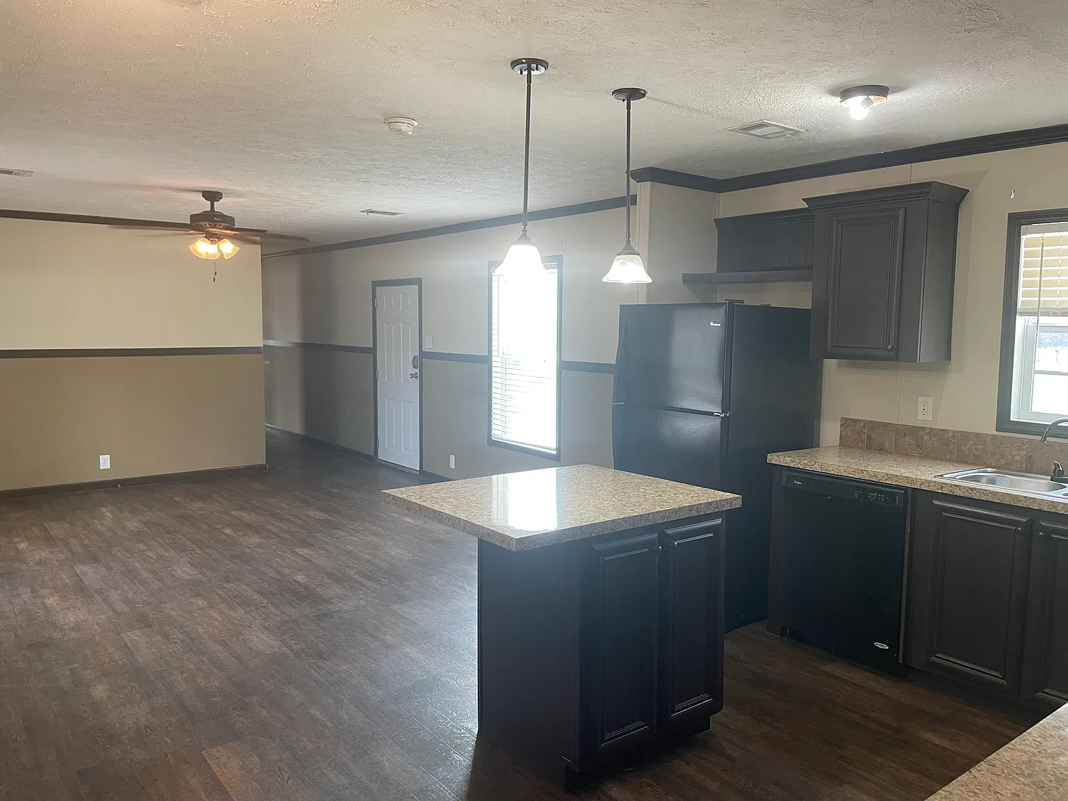 3 bed, 1280 sqft, $1,050 — Photo 4