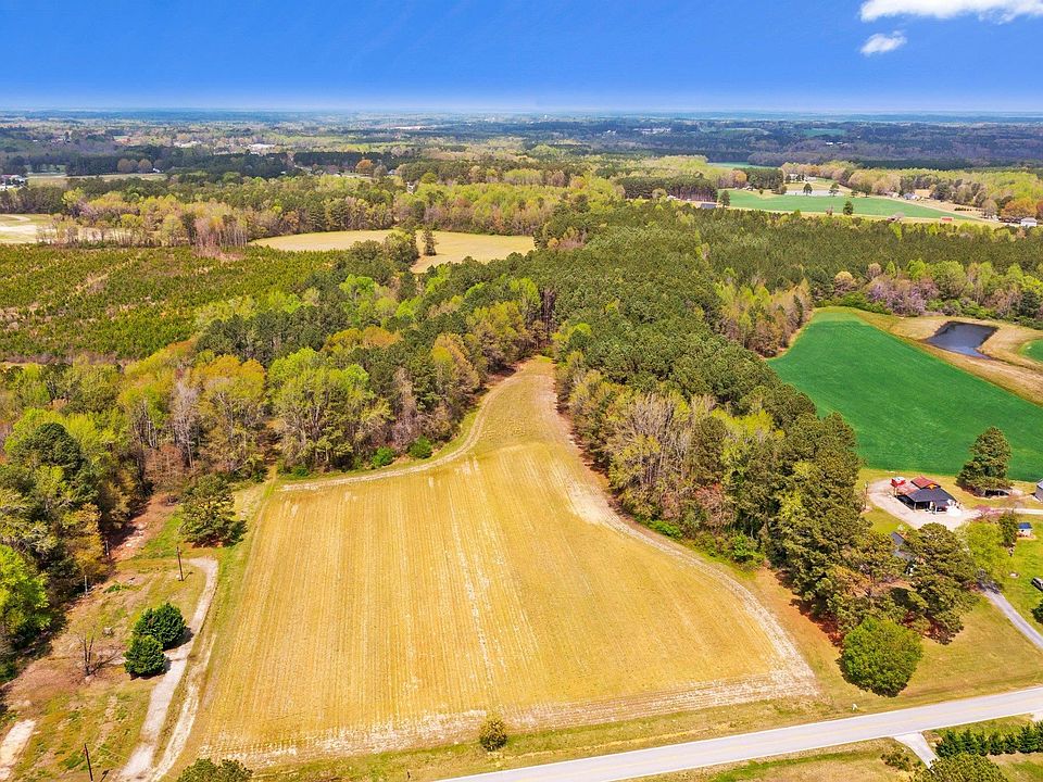 2nd image of 372 SW Mallie Pearce Rd #4