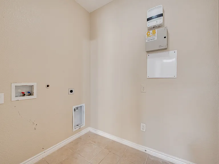 1900 Abby Creek Dr — Photo 11