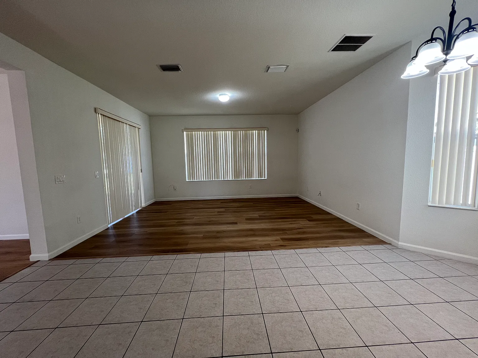 4 bed, 3.5 bath, 2510 sqft, $2,500 — Photo 4