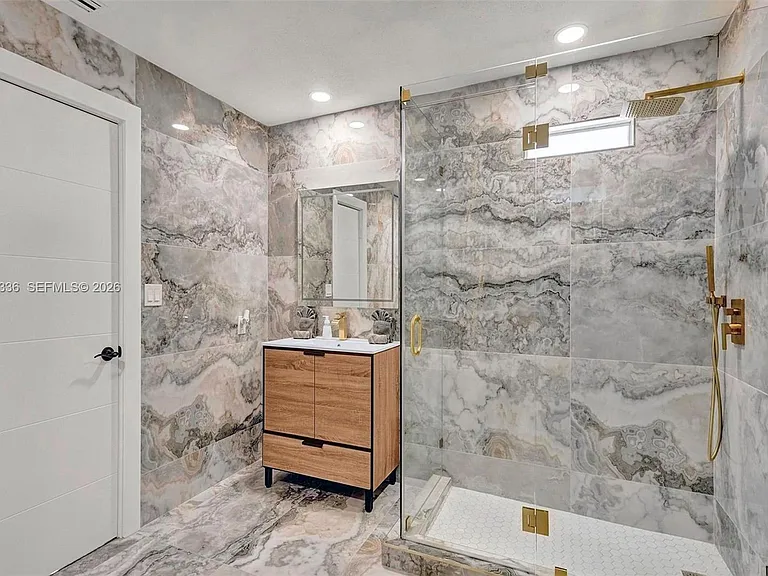 5440 NE 22nd Ave — Photo 17