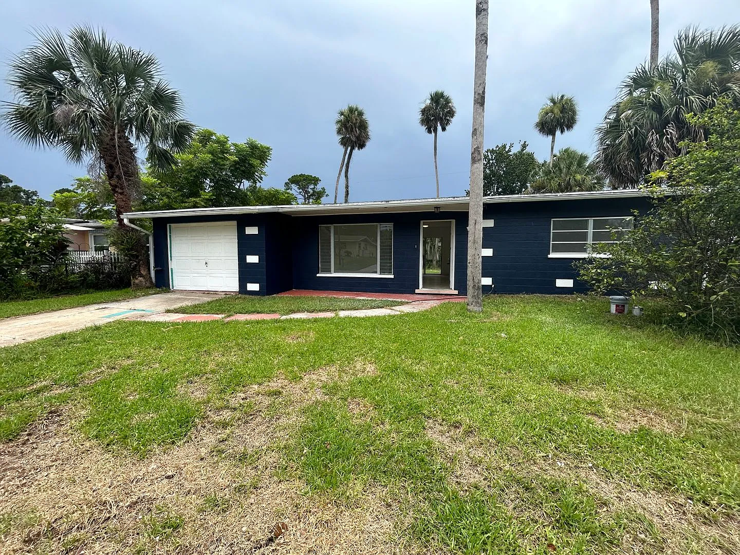 2 Bedroom / 1 Bath Single Family — Photo 1