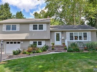 14 Garnett Pl, Norwood, NJ 07648