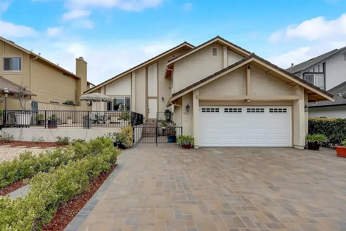 3210 Gatelight Ct — Photo 1