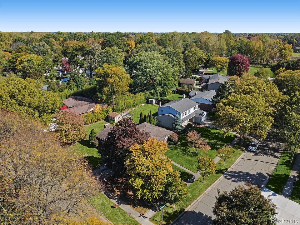 2341 Newbedford Dr, photo 2