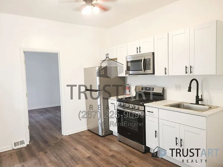 4917 Greene St #1 — Photo 3