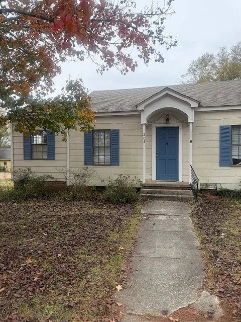 208 Newton Street - 1 — Photo 1