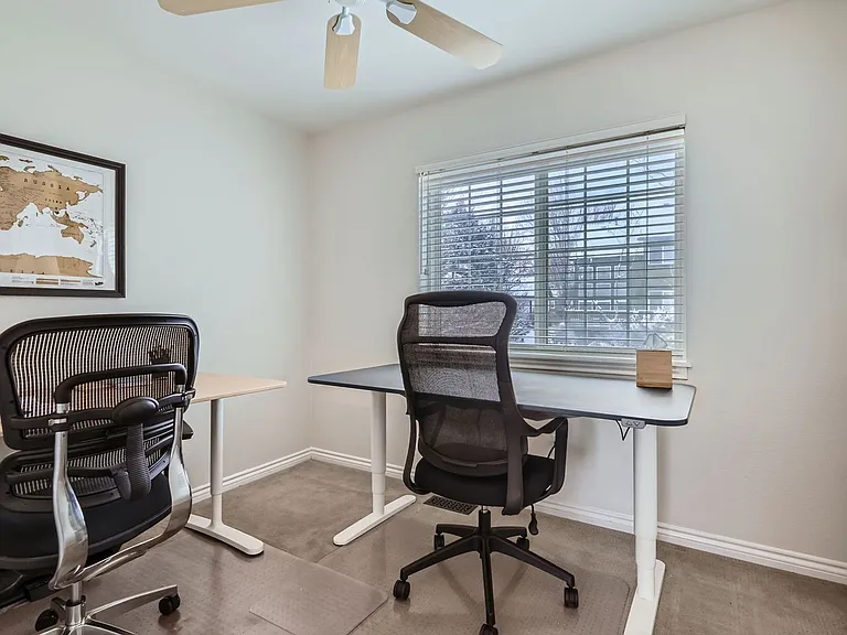 2524 Lexington St — Photo 17
