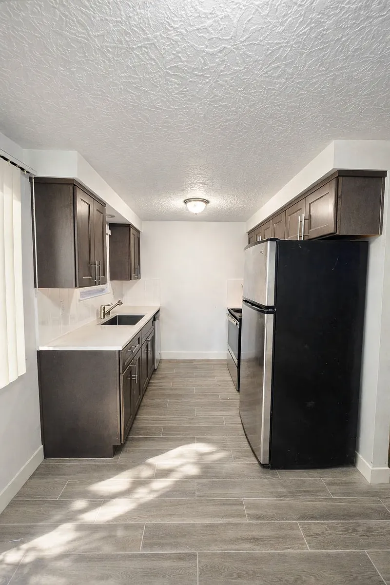 Building Photo - 2313 E 35th St #2313