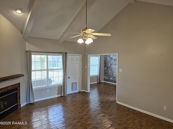 2nd image of 208 N Rushmore Ln