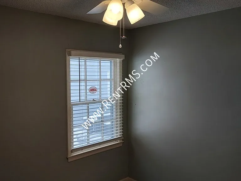 1014 SW Orleans St — Photo 14