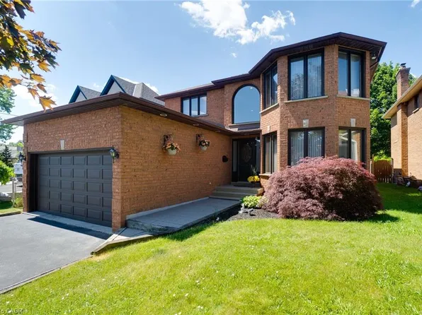 2560 Rugby Rd, Mississauga, ON L5B 1T2