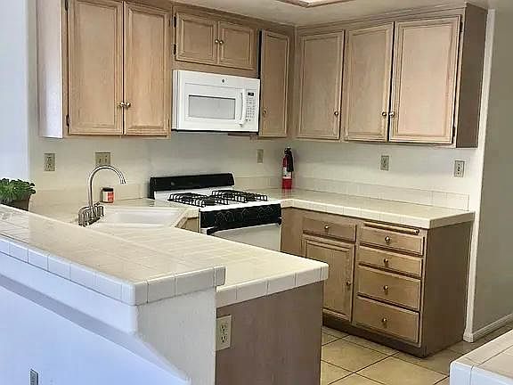 5th image of 25329 Bowie Ct