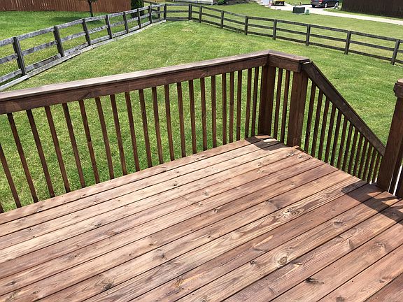 Deck/Back Yard