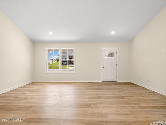 5th image of 120 Sawgrass Ave