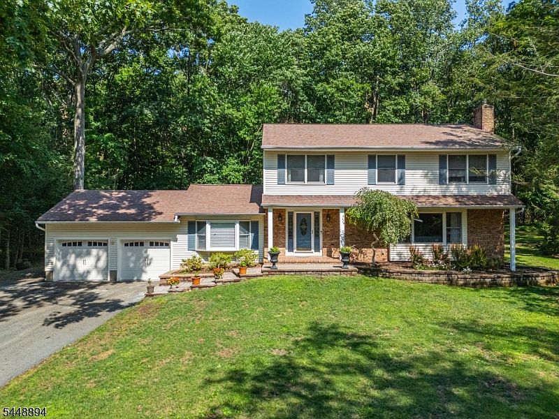 1st image of 6 Patty Ln