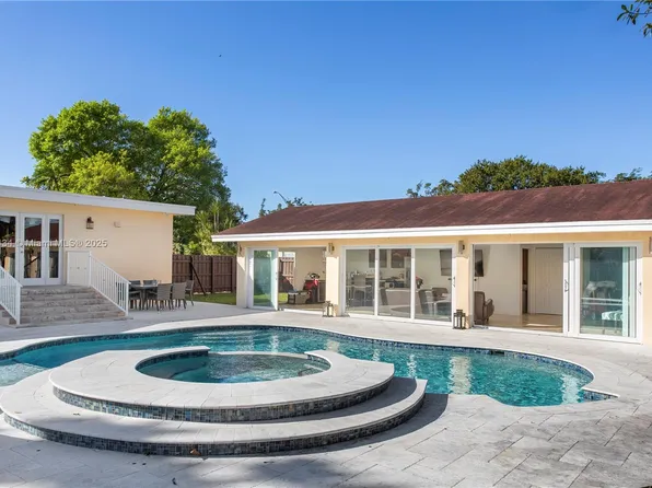 8125 SW 26th St, Miami, FL 33155