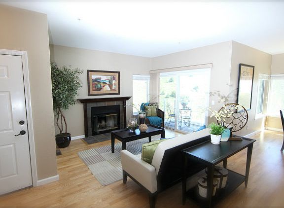 3rd image of 825 Mountain View Dr APT 2