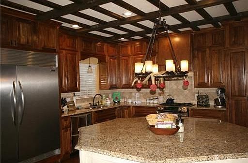 2nd image of 12 Tennyson Ln