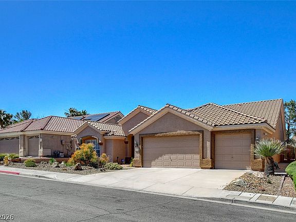 2nd image of 223 Chestnut Ridge Cir