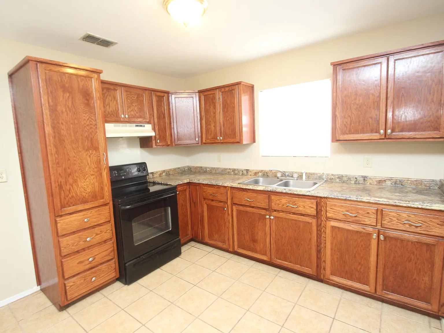 5962 Scottsdale Dr — Photo 2