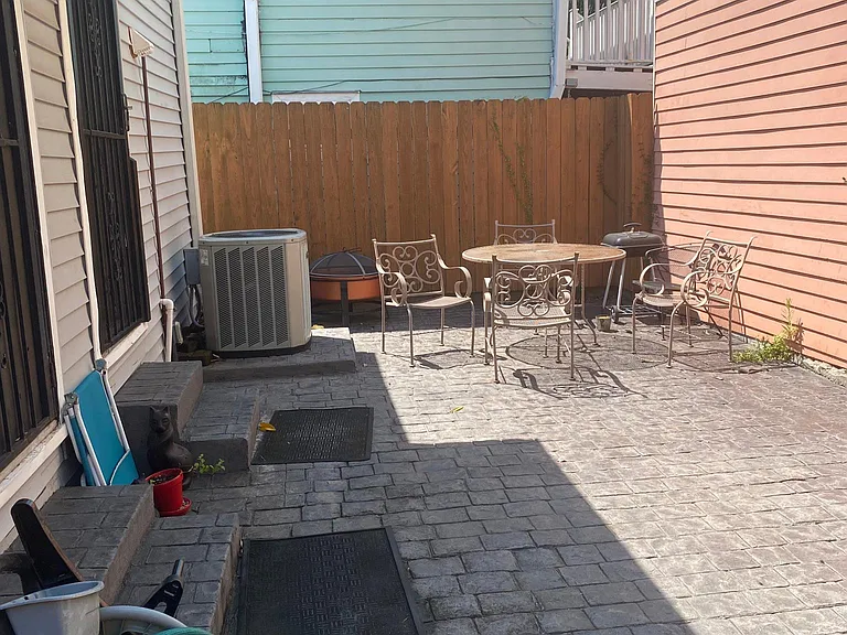 3703 Laurel St — Photo 16