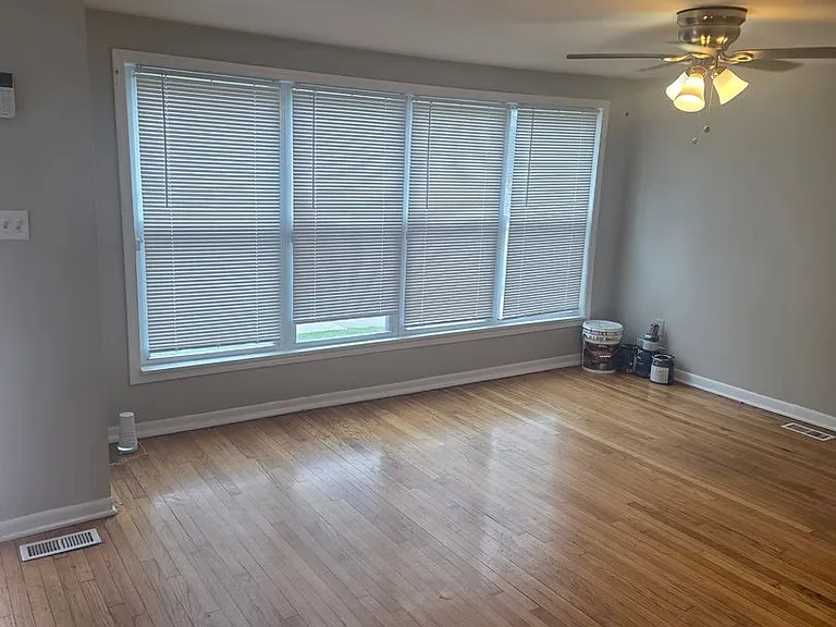 10306 S Corliss Ave — Photo 3
