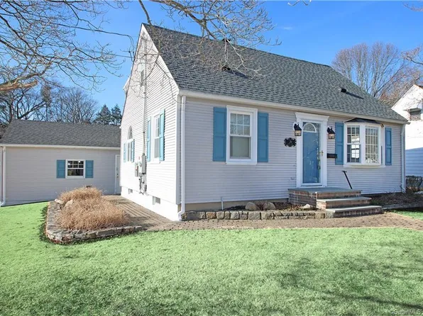 26 Kathy Lane, Ansonia, CT 06401