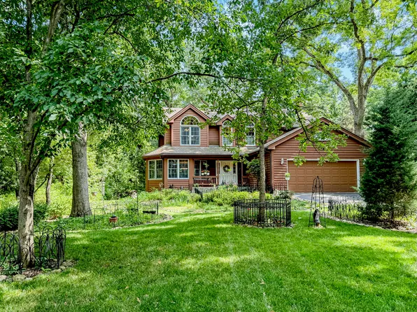 446 Roslyn Rd, Dundee, IL 60118