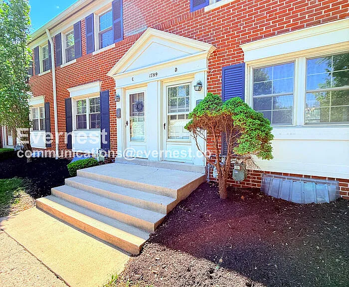 1789 Kings Ct #D — Photo 2