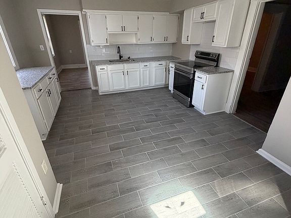 5th image of 1485 Jackson Ave