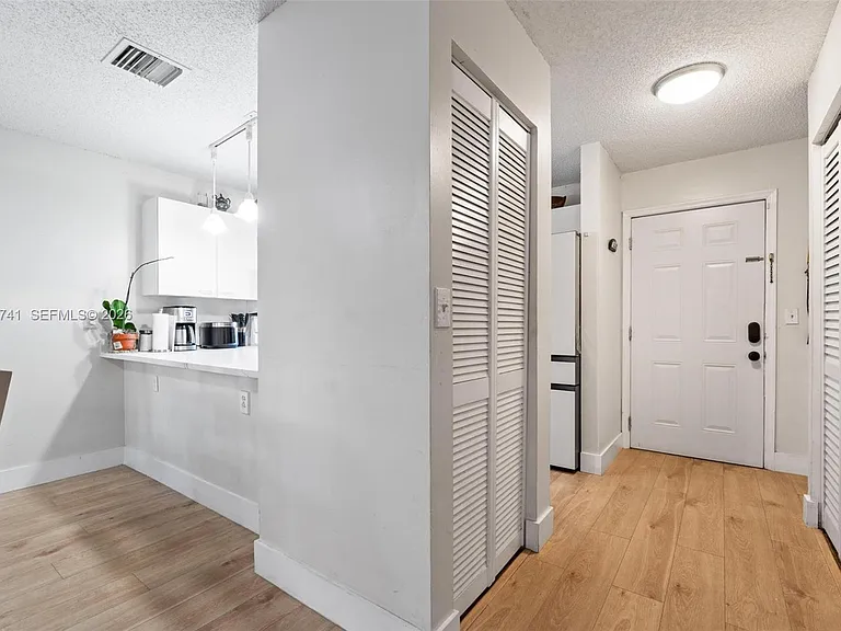 6235 Kendale Lakes Cir #247 — Photo 8
