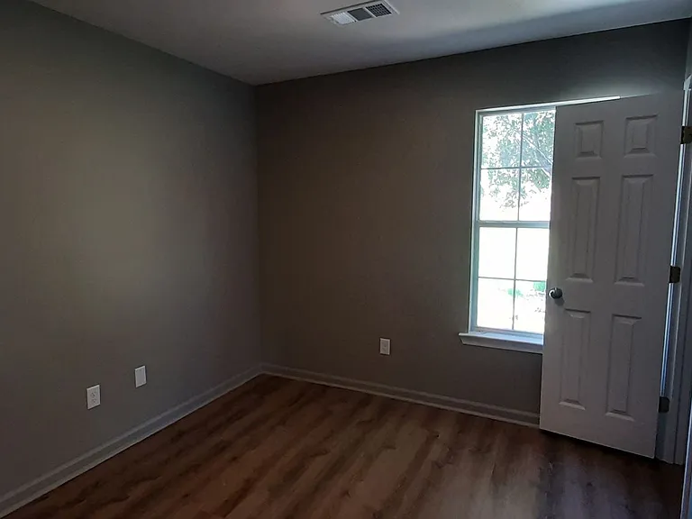 426 Summer Dr — Photo 5
