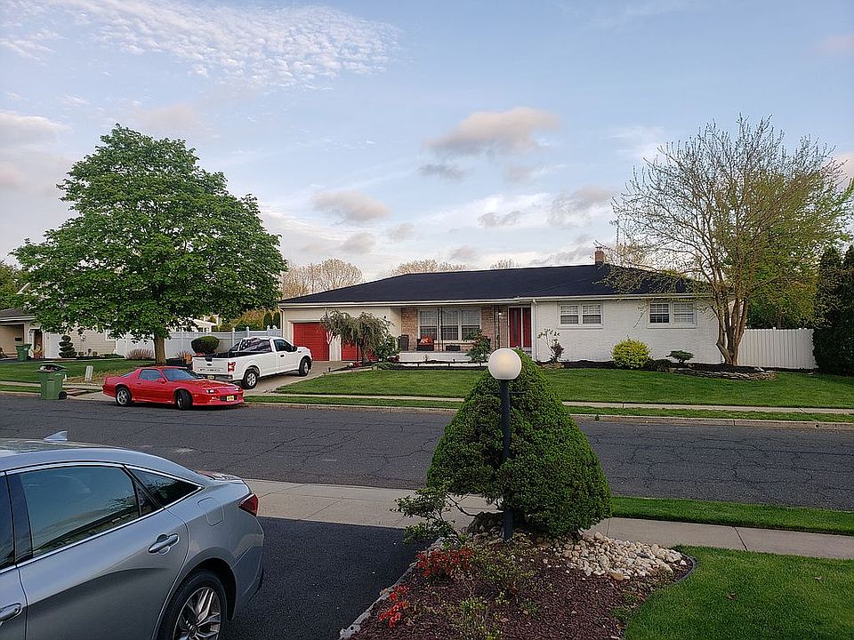 1st image of 32 Creamer Dr