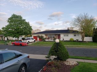 32 Creamer Dr, Sayreville, NJ 08872
