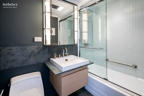 Sold by Sotheby's International Realty | media 10