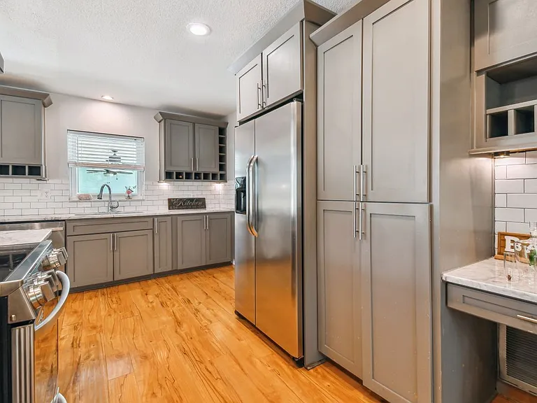 1302 Brandonwood Dr — Photo 5